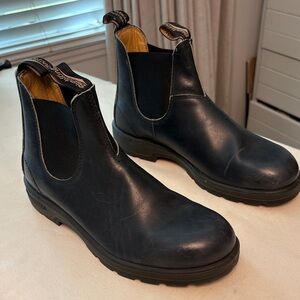 Blundstone Dark Leather Chelsea Boots
